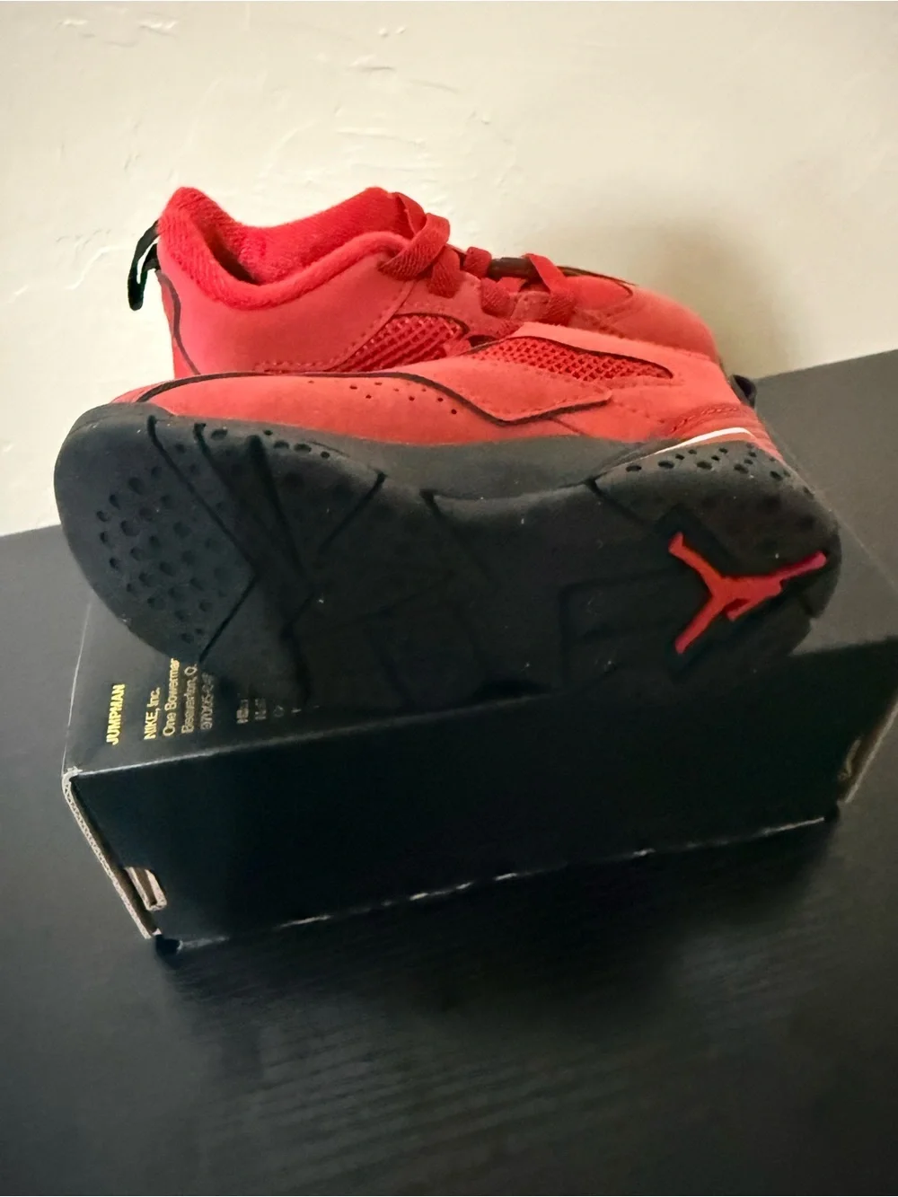 Nike Kids Gym Red Jordan MVP 92 Sneakers NWOT 6C